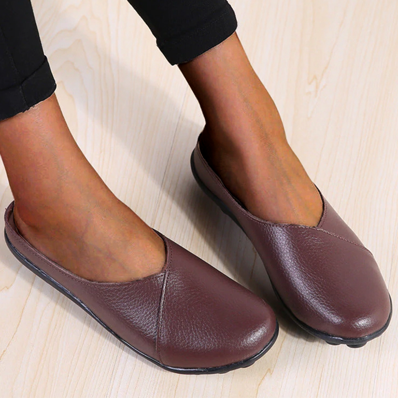 Step into Comfort with  New Slippers Women Wear Flat Shoes