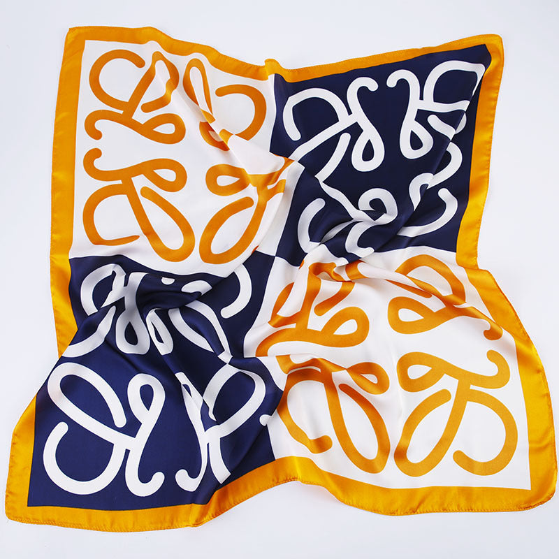 Daria Foulard (100% Silk - 68cm)