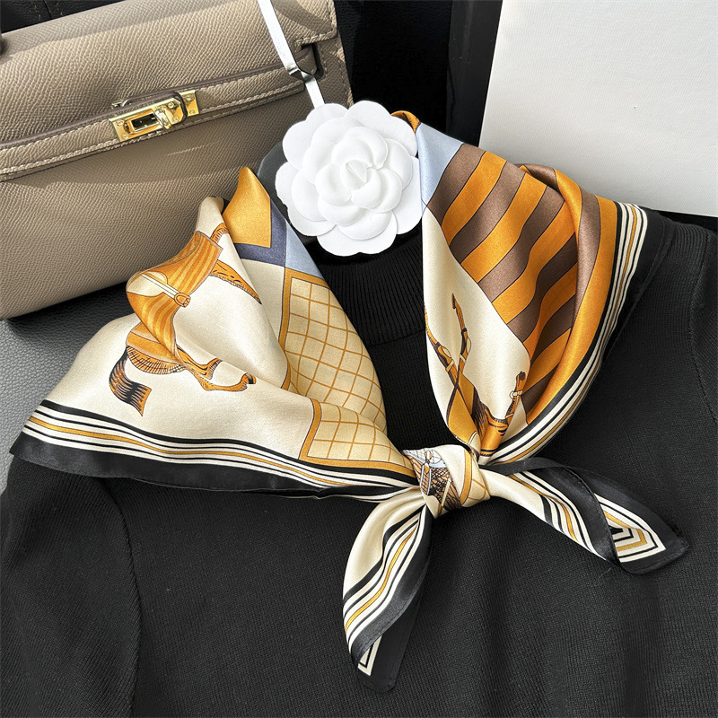 Helena Foulard (100% Silk - 68cm)